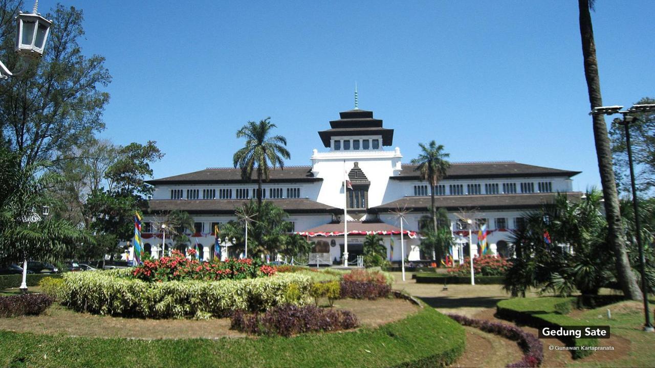 Bantal Guling Trans Otel Bandung Dış mekan fotoğraf